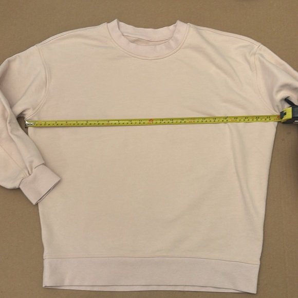 Lululemon Perfectly Oversized Crew pink measures size 6 - Picture 2 of 5